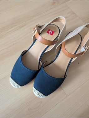Tommy Hilfiger Women's Nilsa Wedge Navy Espadrille Sandal Size 8.5